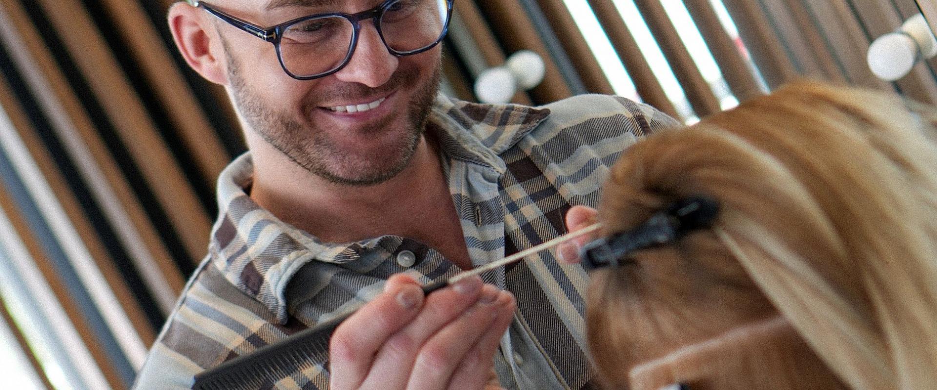 Luisse: od osiedlowego salonu do stabilnej sieci premium. Jak konsekwencja i standaryzacja budują przewagę w branży fryzjerskiej